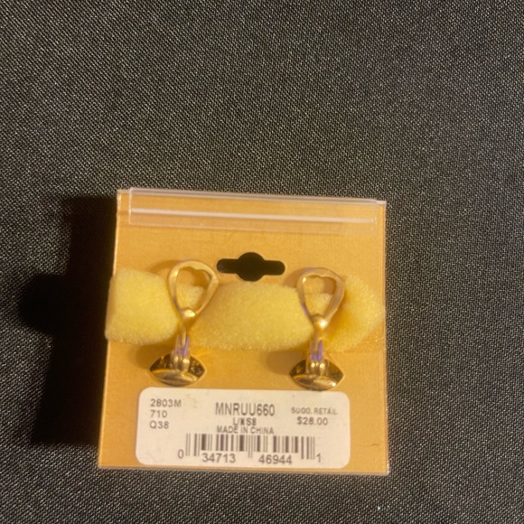 MONET Clíp On Earrings - Picture 4 of 4